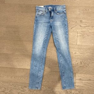 Gap. True skinny mid rise. Light blue. Great condition.